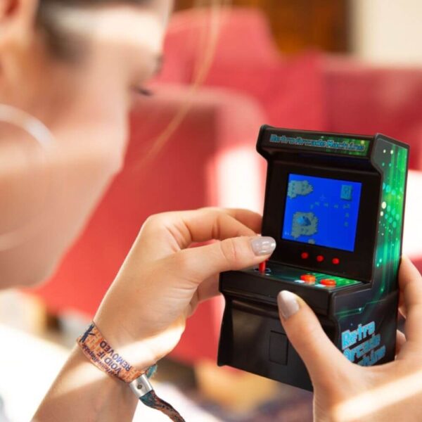 retro-arcade-machine-lifestyle retro-arcade-machine-lifestyle