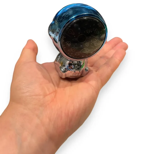 spaceman-bluetooth-speaker-on-hand spaceman-bluetooth-speaker-on-hand